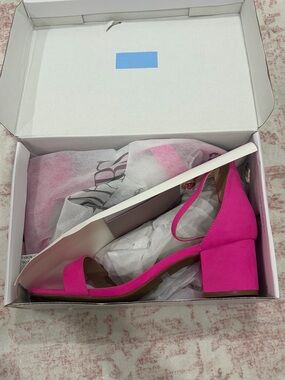 Brand New Nordstrom Women’s Hot Pink Block Heel Sandals